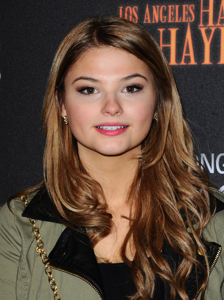 Stefanie Scott