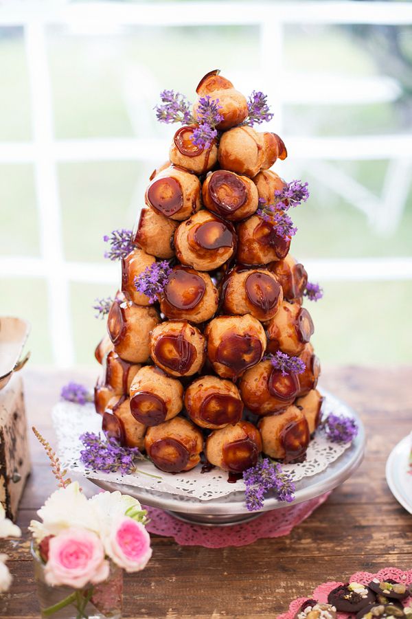 Croquembouche