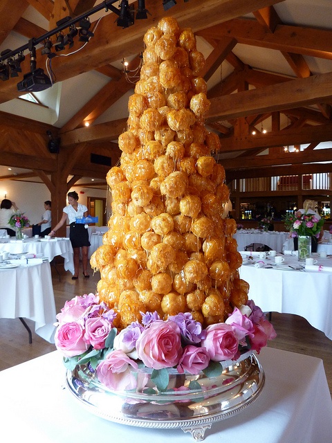 Croquembouche