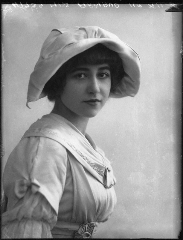 Yvonne Arnaud Yvonne Arnaud