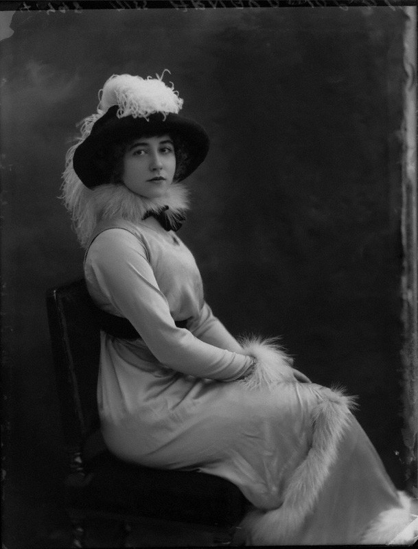 Yvonne Arnaud