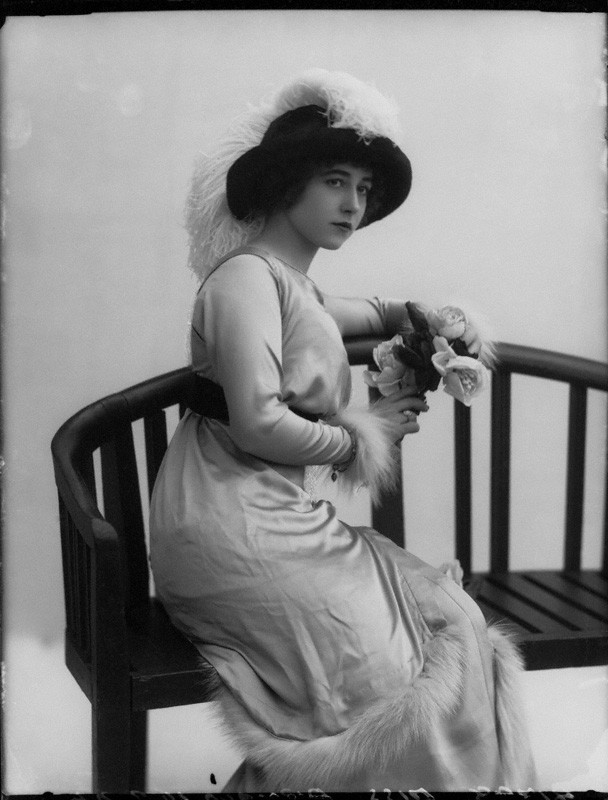 Yvonne Arnaud