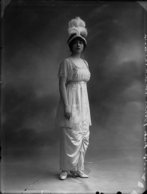 Yvonne Arnaud Yvonne Arnaud