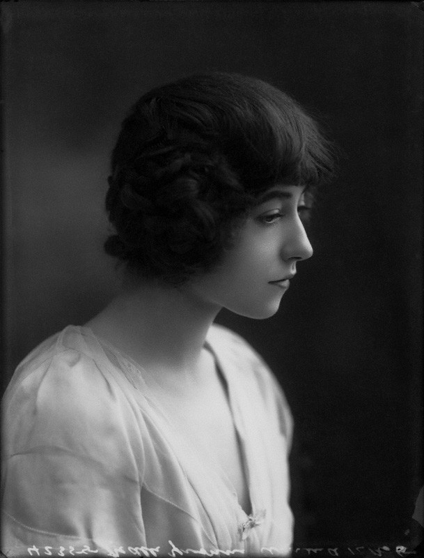 Yvonne Arnaud Yvonne Arnaud