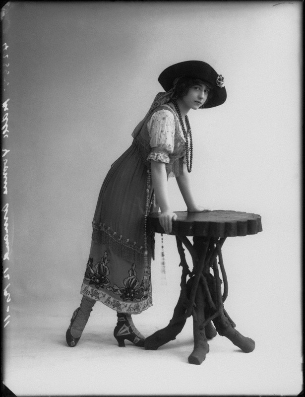 Yvonne Arnaud Yvonne Arnaud