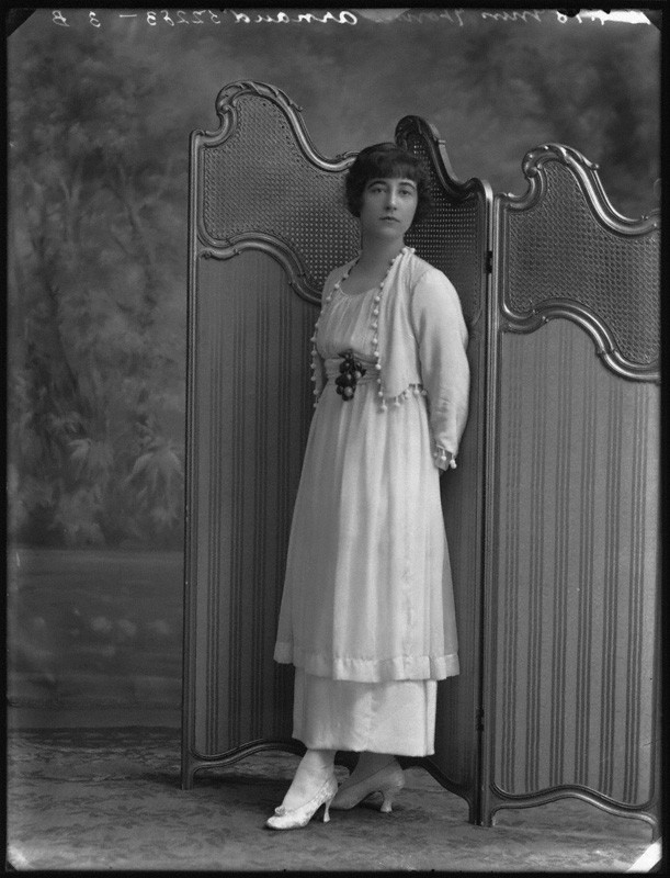 Yvonne Arnaud Yvonne Arnaud