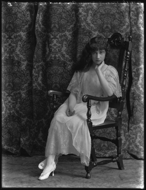 Yvonne Arnaud Yvonne Arnaud