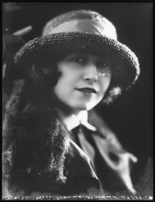 Yvonne Arnaud Yvonne Arnaud