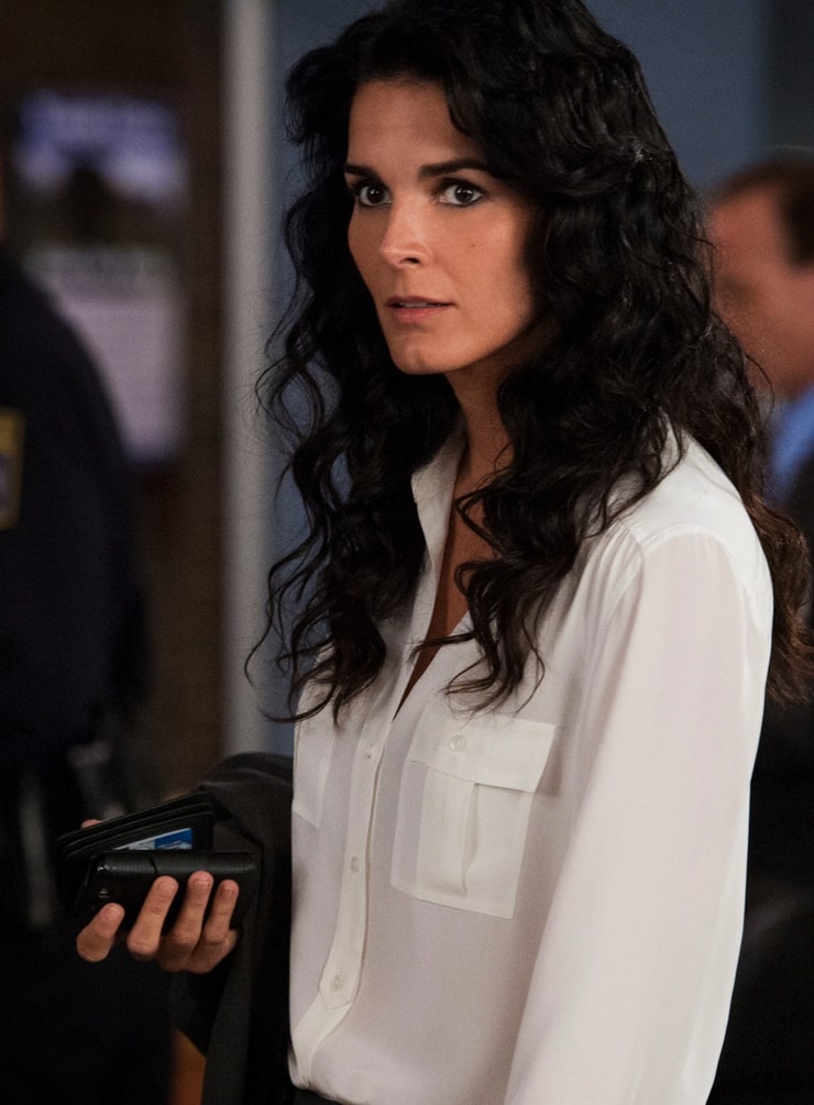 Angie Harmon