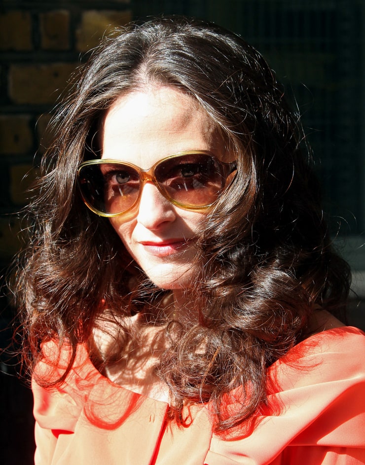 Lara Pulver