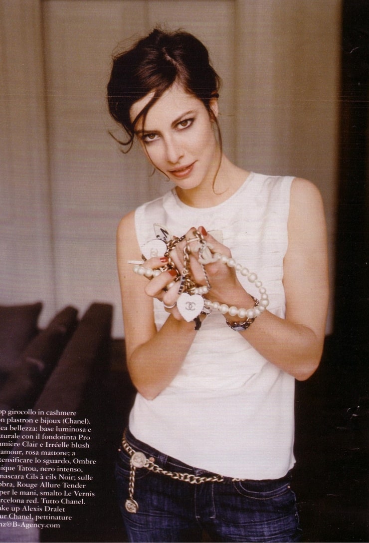 Anna Mouglalis picture