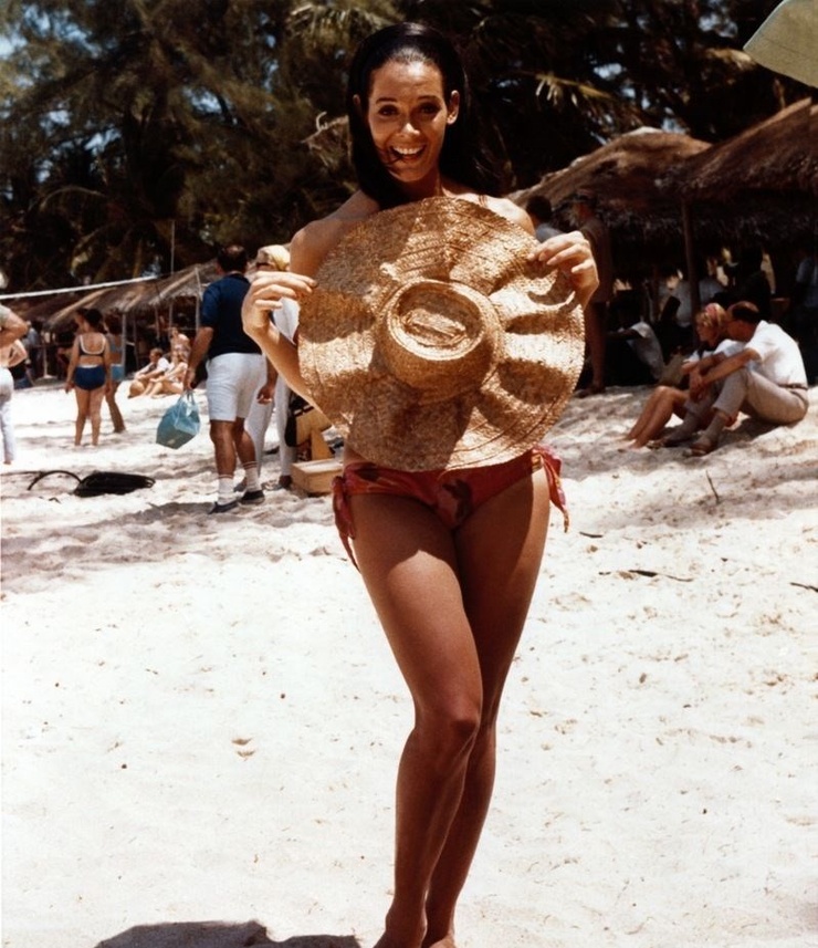 Martine Beswick Martine Beswick