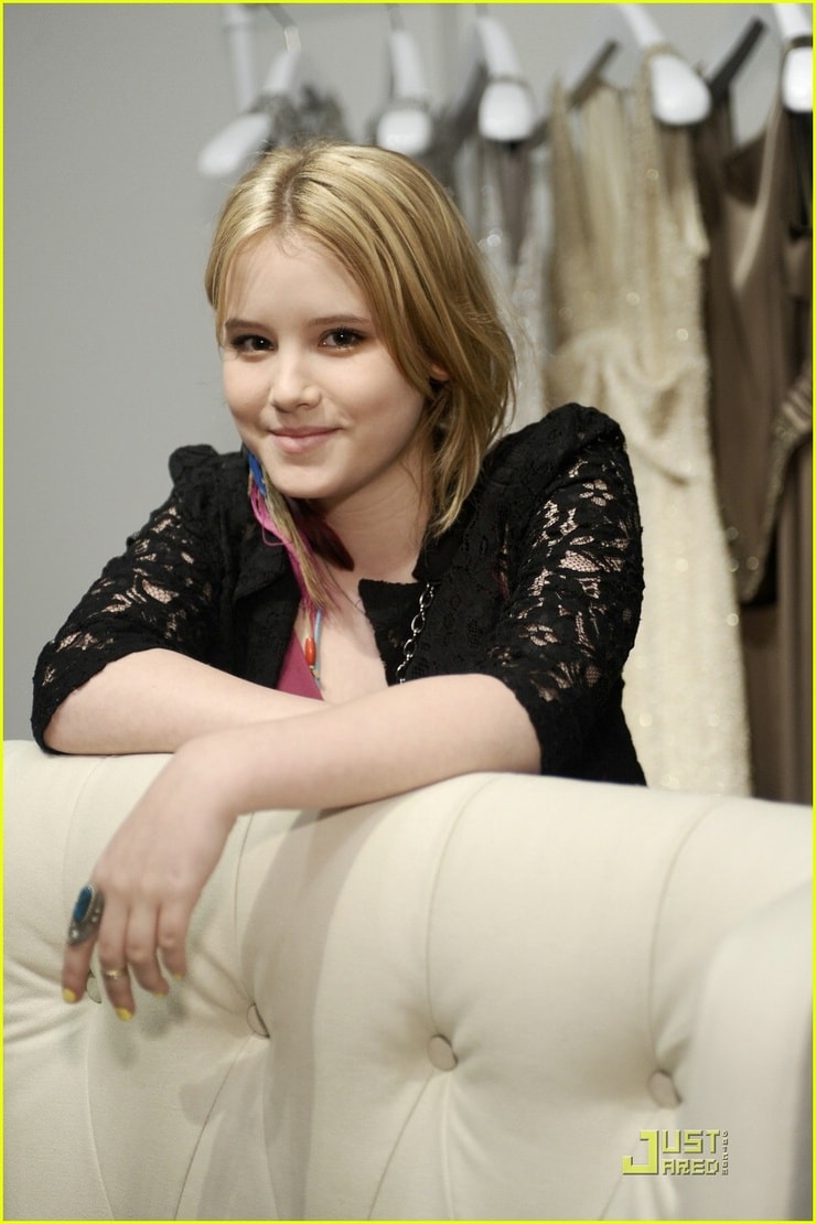 Taylor Spreitler gif