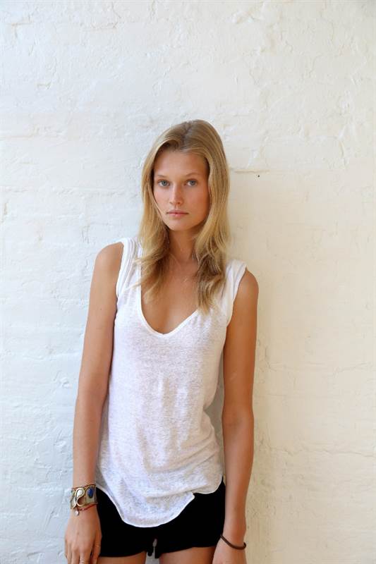 Toni Garrn Toni Garrn