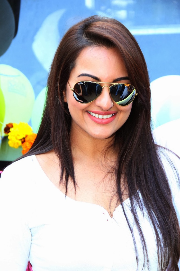 Sonakshi Sinha Sonakshi Sinha