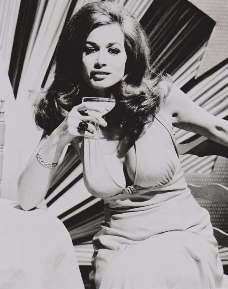 Valerie Leon