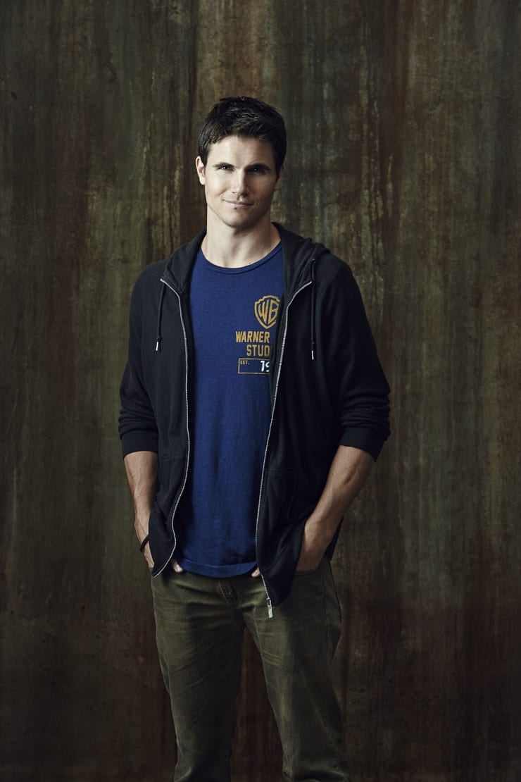 Picture of Robbie Amell