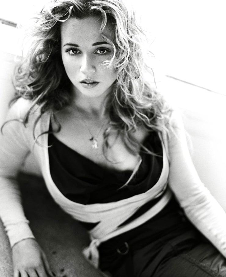Linda Cardellini Linda Cardellini