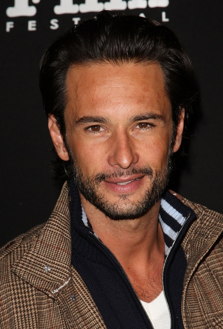 Picture of Rodrigo Santoro