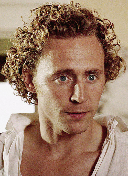 Tom Hiddleston