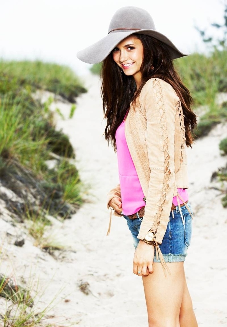 Nina Dobrev