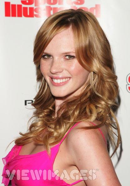 Anne Vyalitsyna Anne Vyalitsyna