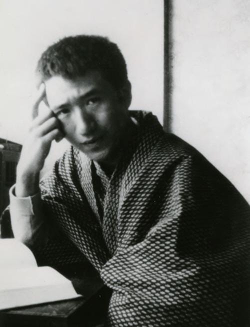 Писатель дазай осаму. Дадзай Осаму писатель. Сюдзи Цусима. Дадзай Осаму и Сюдзи Цусима. Японский писатель Дадзай Осаму.