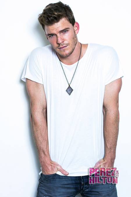 Alan Ritchson Alan Ritchson