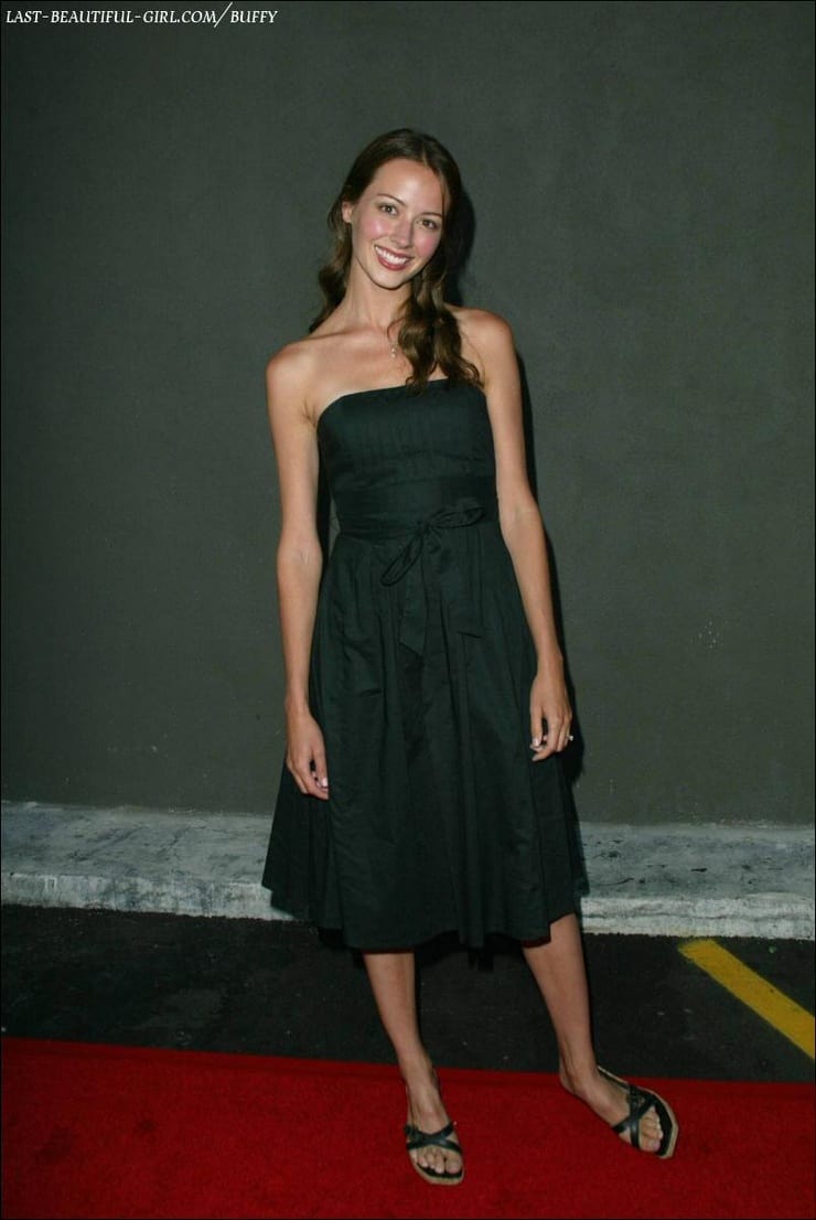 Amy Acker.