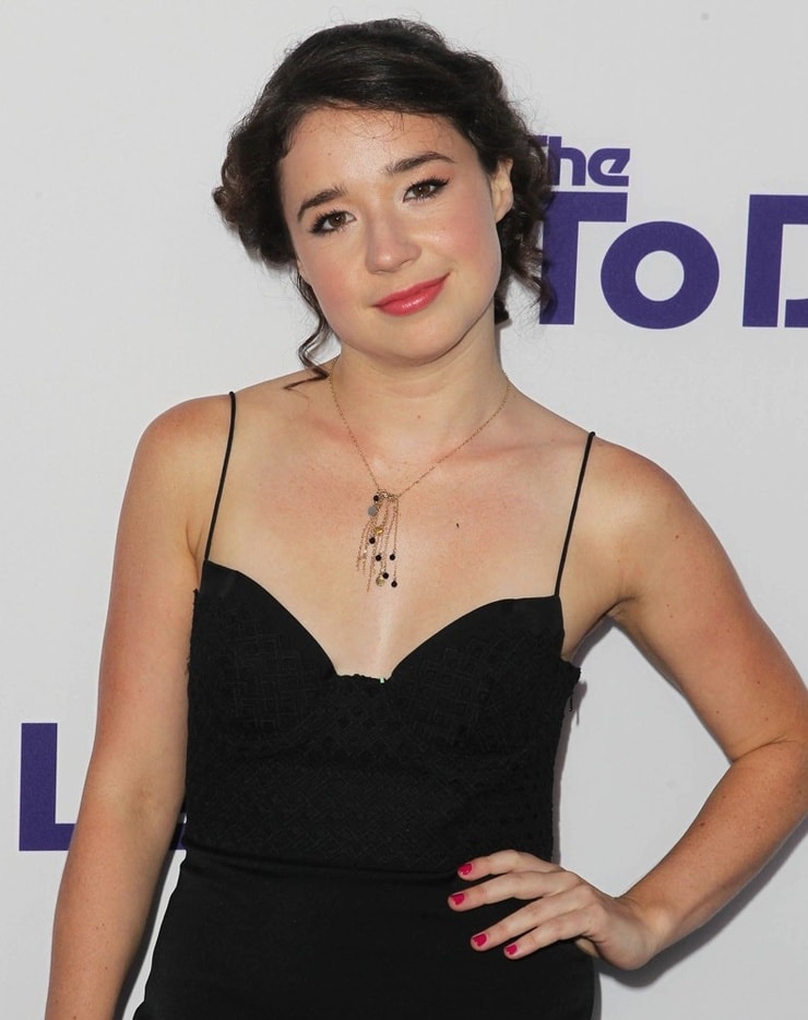 Sarah Steele