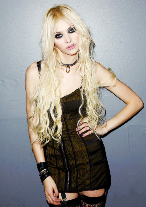 Taylor Momsen Taylor Momsen