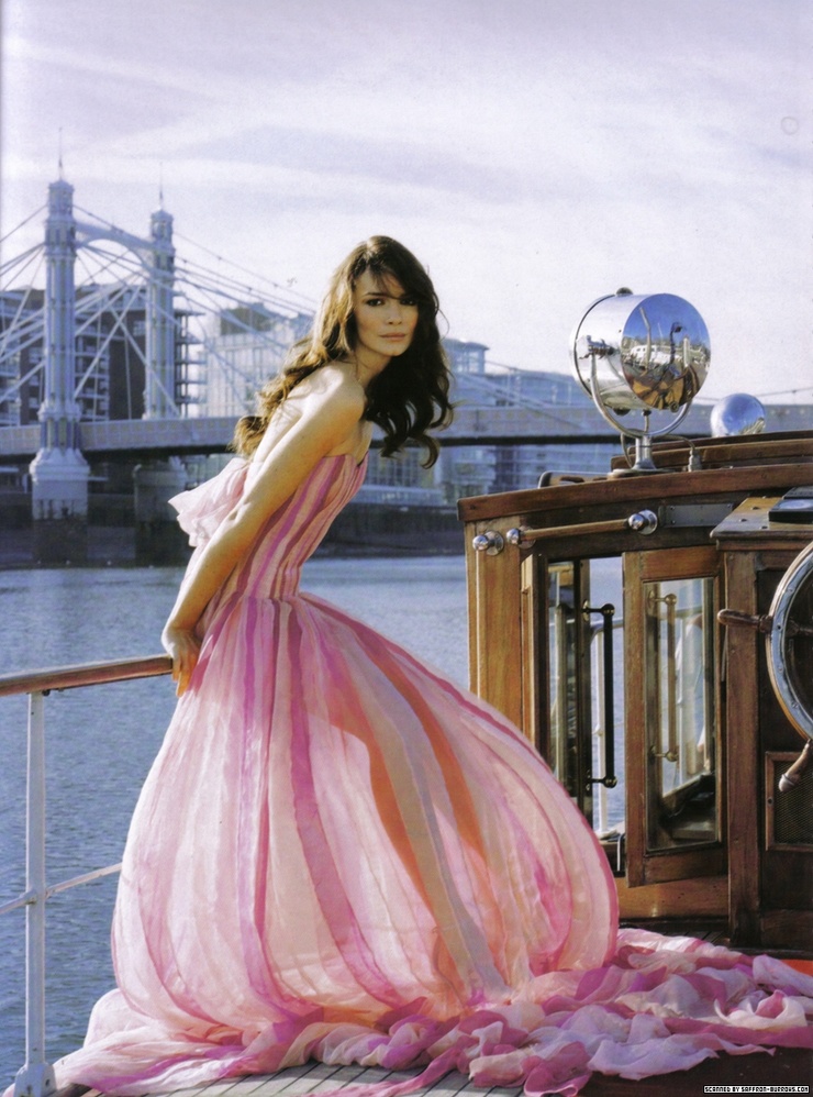 Saffron Burrows