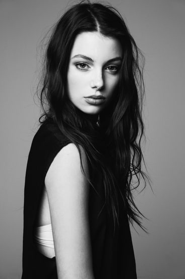 Sarah Burns model