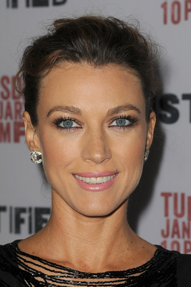 Natalie Zea