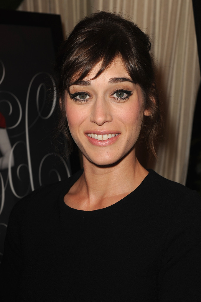 Lizzy Caplan Lizzy Caplan