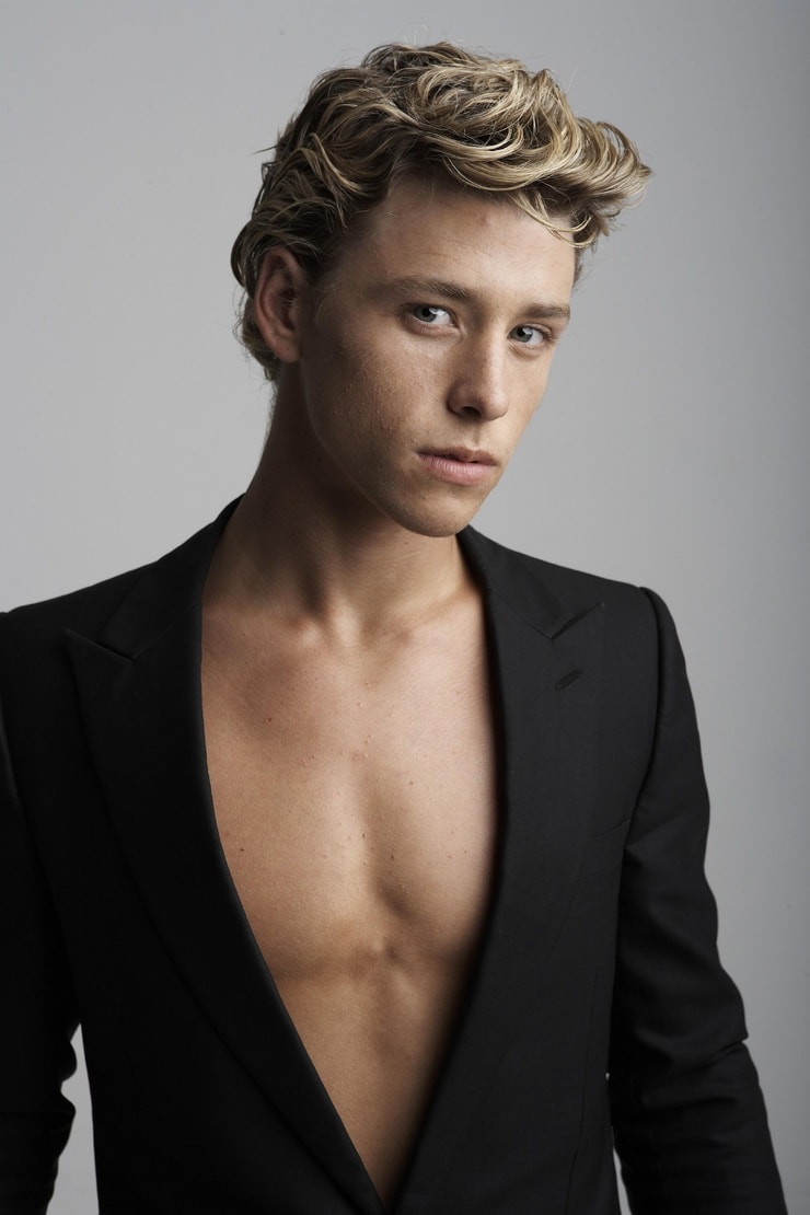 Mitch Hewer