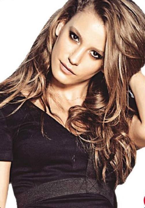 Serenay Sarikaya