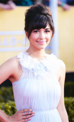 Hannah Simone