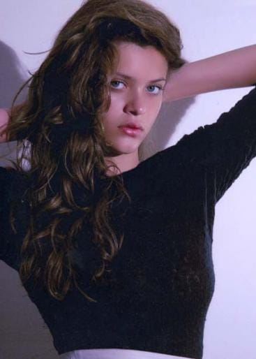 Thais Oliveira Thais Oliveira