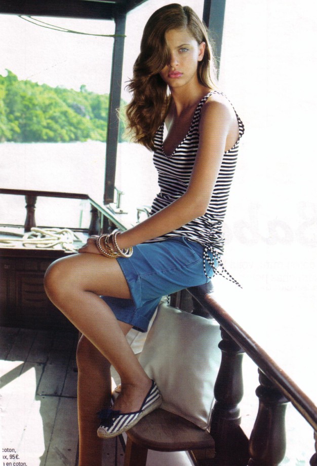 Thais Oliveira Thais Oliveira