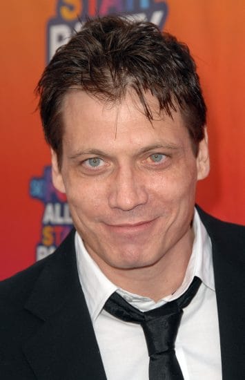 Holt McCallany