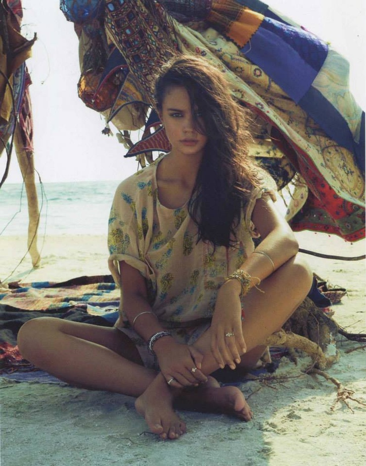 Courtney Eaton