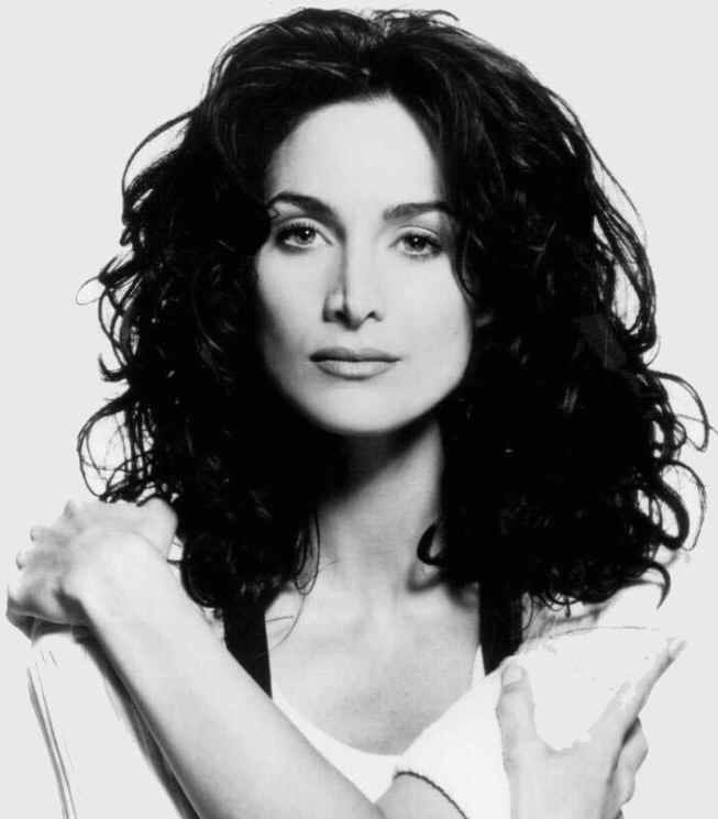 Carrie-Anne Moss