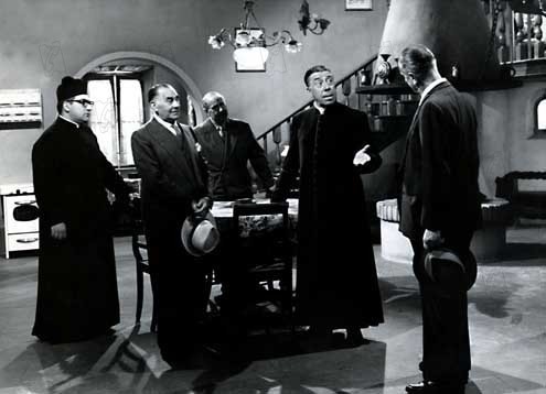 Don Camillo monsignore... ma non troppo (1961)