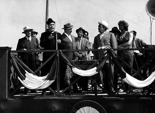 Don Camillo monsignore... ma non troppo (1961)