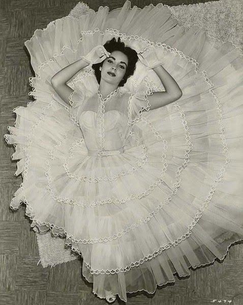 Elizabeth Taylor Elizabeth Taylor