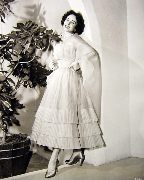 Elizabeth Taylor Elizabeth Taylor