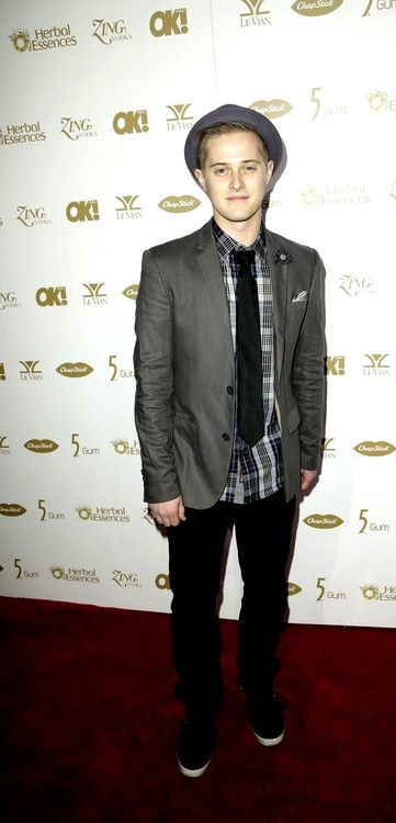 Lucas Grabeel