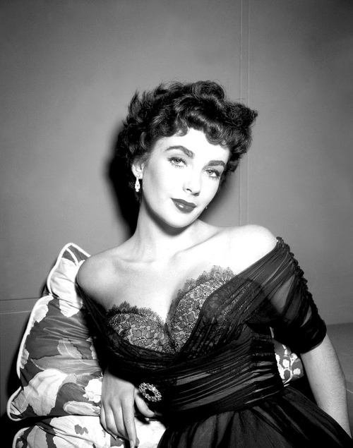 Elizabeth Taylor Elizabeth Taylor