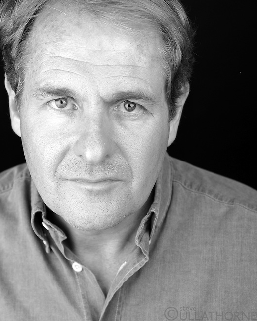 Robert Bathurst